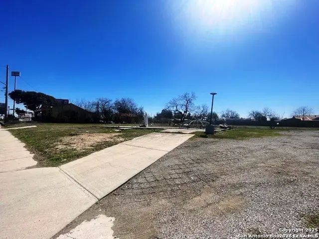 2122 E Southcross Blvd, San Antonio, TX 78223 - #1