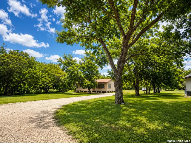 1201 Avenue J, Hondo, TX 78861 - #1