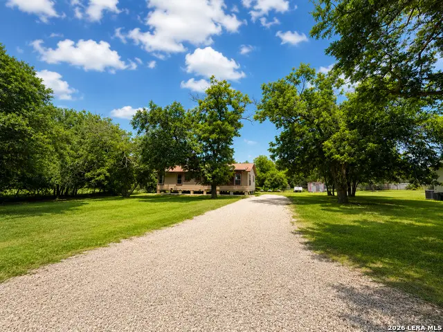 1201 Avenue J, Hondo, TX 78861 - #3