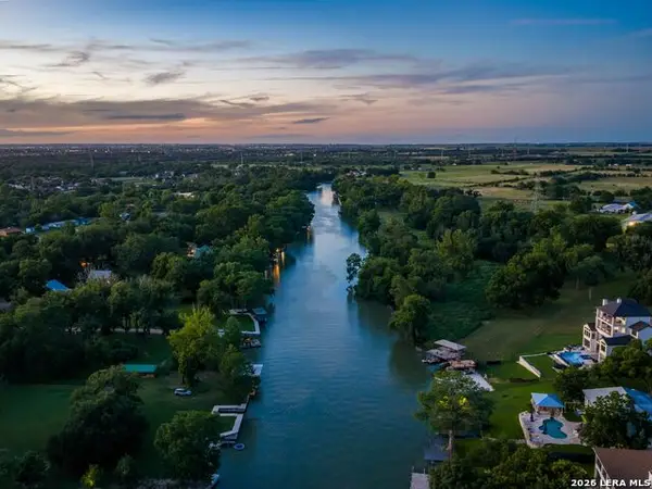 102 Rio Azul, Seguin, TX 78155
