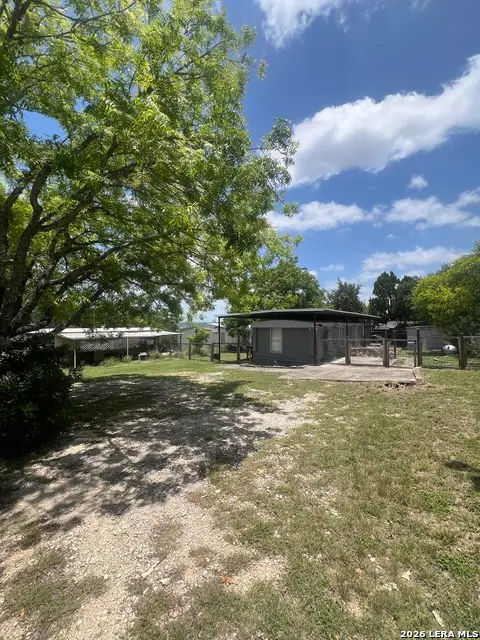 496 Glenn Dr, Canyon Lake, TX 78133