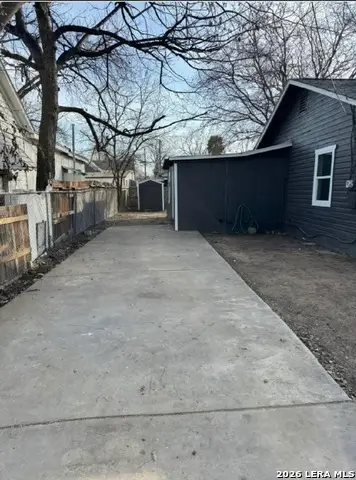 142 Eddie Wessley St, San Antonio, TX 78207 - #3
