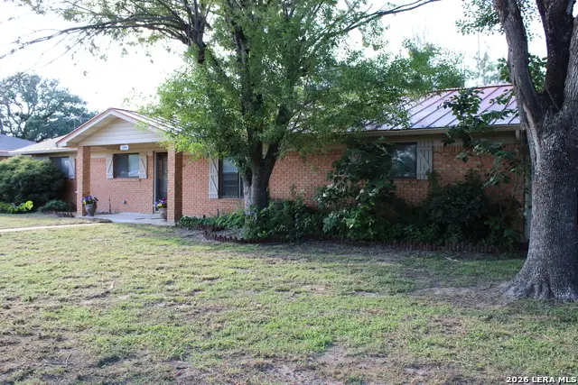 1204 W Goodwin St, Pleasanton, TX 78064 - #3