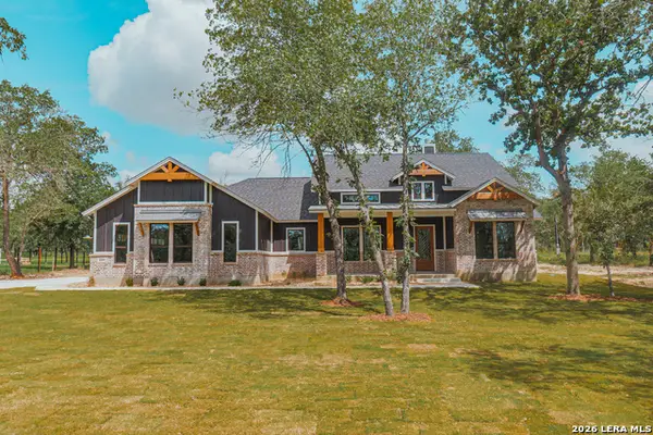 1009 Wild Flower, Floresville, TX 78114
