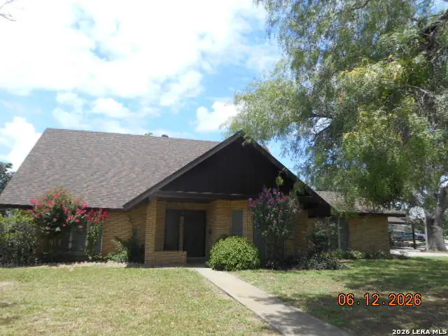 412 Chaparral Dr., Pleasanton, TX 78064 - #1