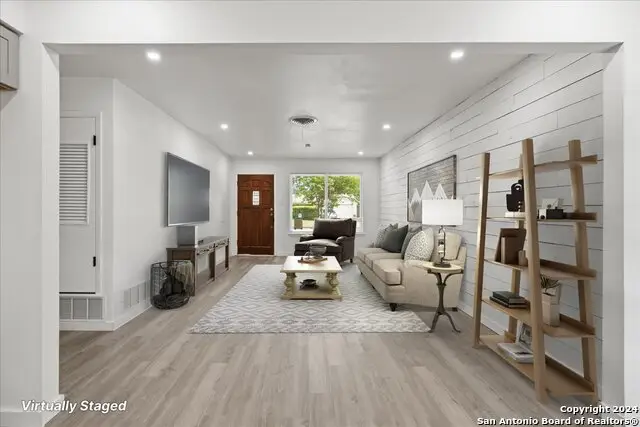 317 E Wright Blvd, Universal City, TX 78148 - #1