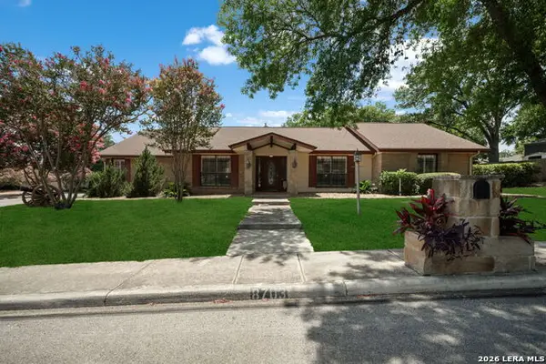 8703 Golden Pt, Windcrest, TX 78239