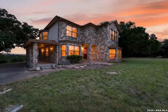 988 Summit Rd, Lakehills, TX 78063 - #1