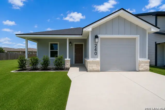 240 W Martindale St, Seguin, TX 78155 - #1
