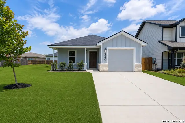 240 W Martindale St, Seguin, TX 78155 - #3