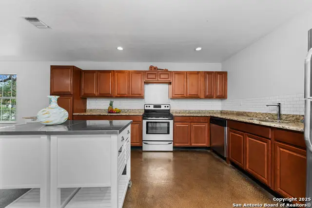 451 N San Joaquin Ave, San Antonio, TX 78228 - #3