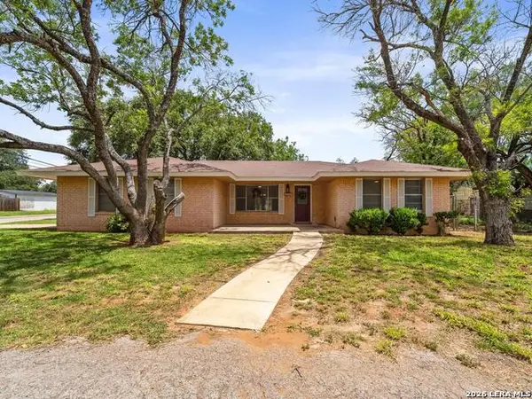 1305 E Colorado, Pearsall, TX 78061