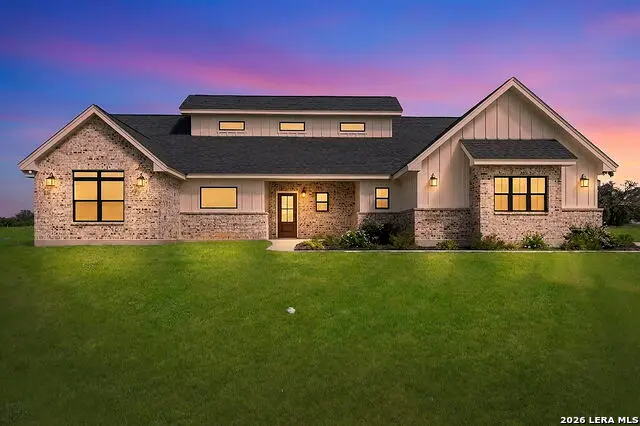 156 Firewheel Loop, Floresville, TX 78114 - #1