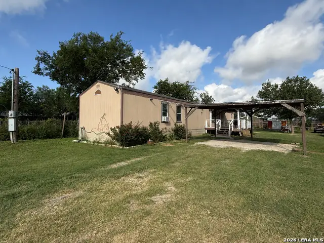 723 Kayroe Rd, Adkins, TX 78101 - #1