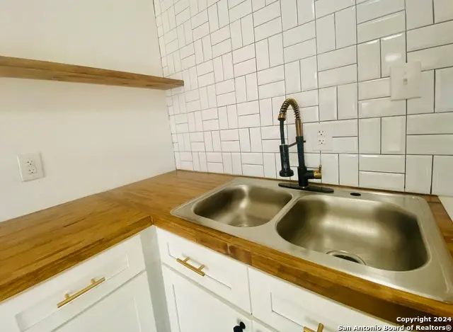 331 Alicia Ave, San Antonio, TX 78228 - #2
