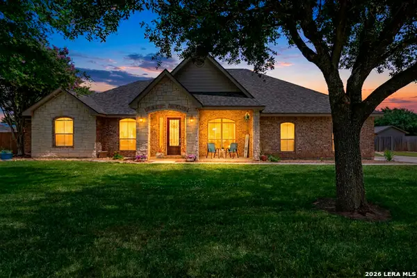 1446 Emily Ln, Seguin, TX 78155