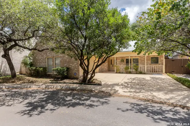6 Cottesmore Ct, San Antonio, TX 78218 - #2