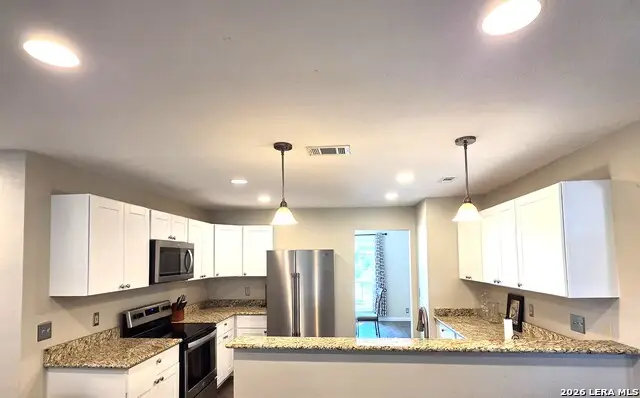 122 Willow Wisp Rd, Universal City, TX 78148 - #3