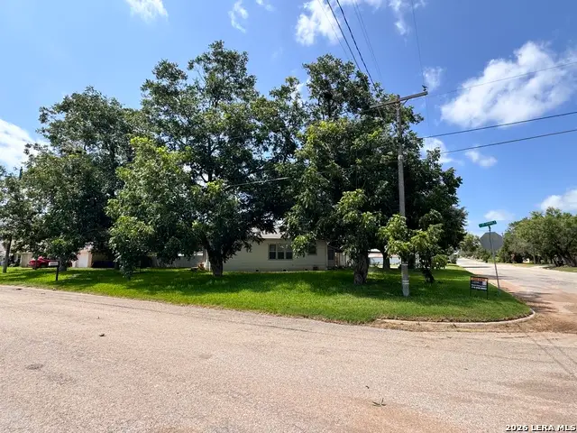 604 E Rio Grande, Pearsall, TX 78061 - #1