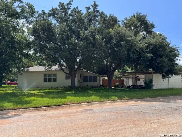 604 E Rio Grande, Pearsall, TX 78061 - #2