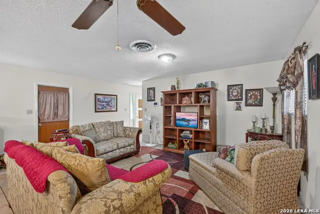 218 Lantana Ln, Pleasanton, TX 78064 - #3
