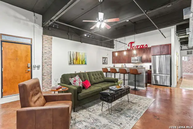 1339 S Flores St #106, San Antonio, TX 78204 - #3