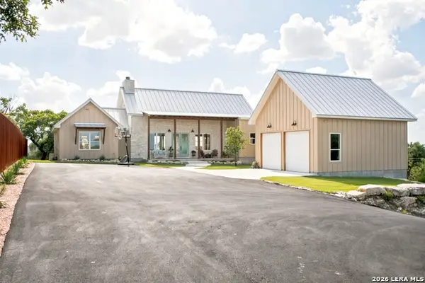 812 N Pleasant Valley Dr, Boerne, TX 78006