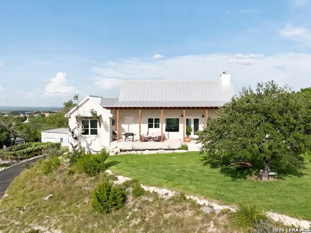 812 N Pleasant Valley Dr, Boerne, TX 78006 - #3