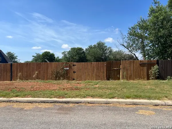 00 S Pecan, Pearsall, TX 78061