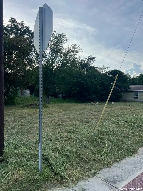 825 S Mittman St, San Antonio, TX 78203 - #2