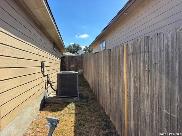 644 Meadow Arbor Ln, Universal City, TX 78148 - #3