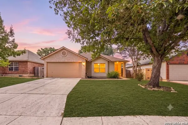 7014 Mary Todd Dr, San Antonio, TX 78240