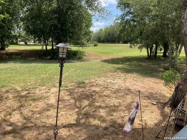 139 Country View, Floresville, TX 78114 - #3
