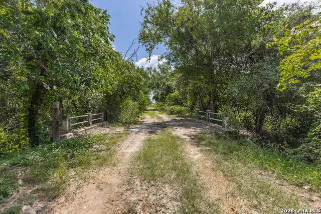 120 Anderson Hl, Seguin, TX 78155 - #2