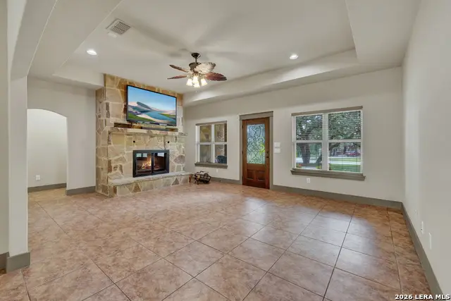 737 La Paloma Dr, Canyon Lake, TX 78133 - #3