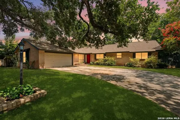 709 Golfcrest Dr, Windcrest, TX 78239