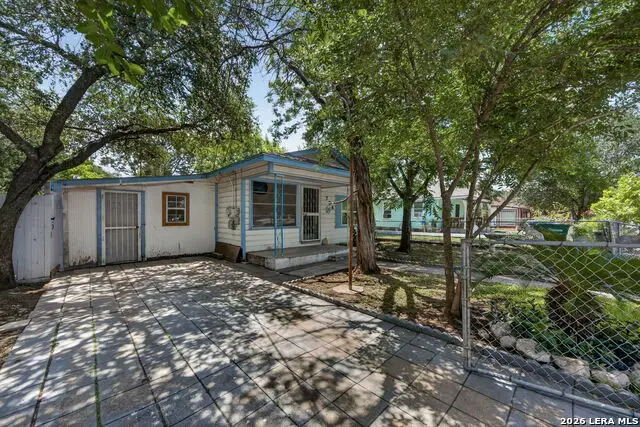 736 S San Eduardo Ave, San Antonio, TX 78237 - #2