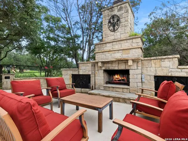 1041 Spanish Trl, New Braunfels, TX 78132 - #2