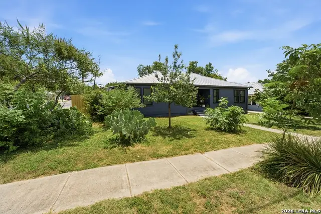 446 Queen Anne Ct, San Antonio, TX 78209 - #2