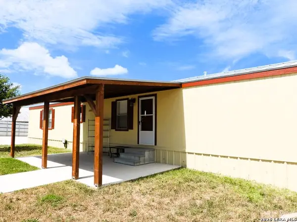 10766 Park Road 37, Lakehills, TX 78063