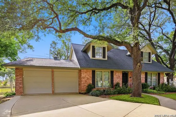 322 Westwind Cir, Windcrest, TX 78239