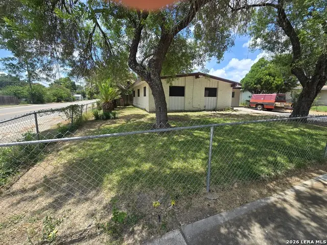 5166 Village Gln, San Antonio, TX 78218 - #2