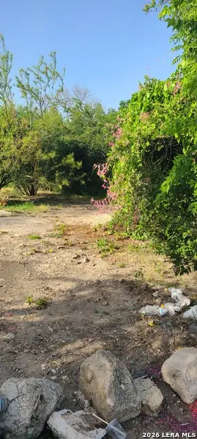 2219 W Martin St, San Antonio, TX 78207