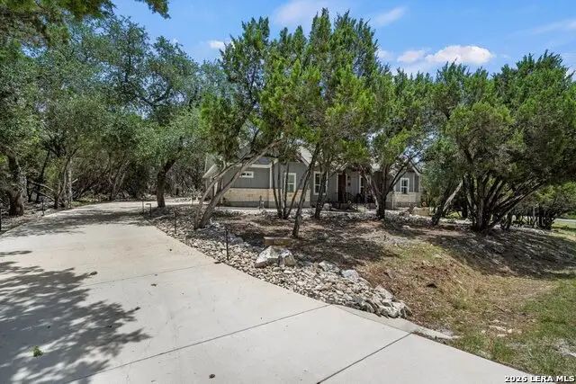 1016 Happy Hollow Dr, New Braunfels, TX 78132 - #2