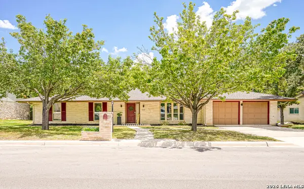 622 Sunhaven Dr, Windcrest, TX 78239