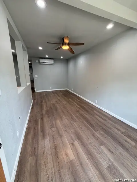 1812 Ruiz St, San Antonio, TX 78207 - #3