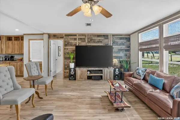 418 Pr 1505, Bandera, TX 78003