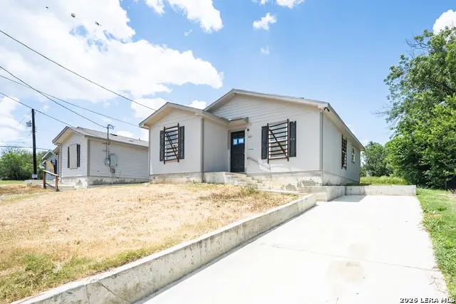 1011 Yucca St, San Antonio, TX 78220 - #2