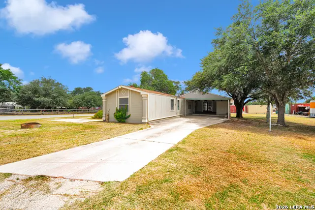 113 9th St, Natalia, TX 78059 - #3