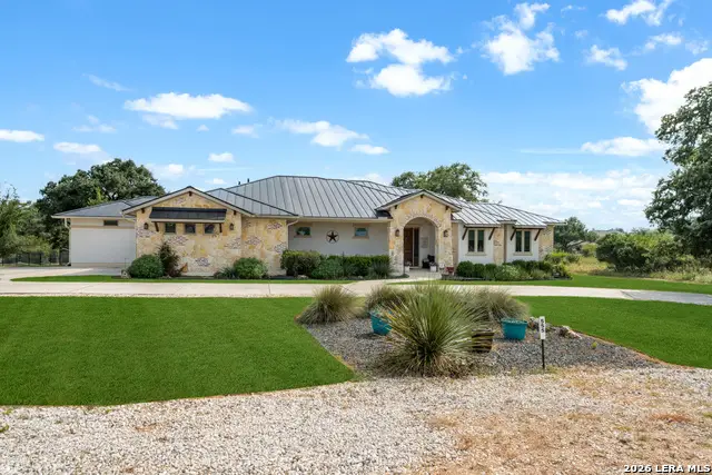 555 Curvatura, New Braunfels, TX 78132 - #2